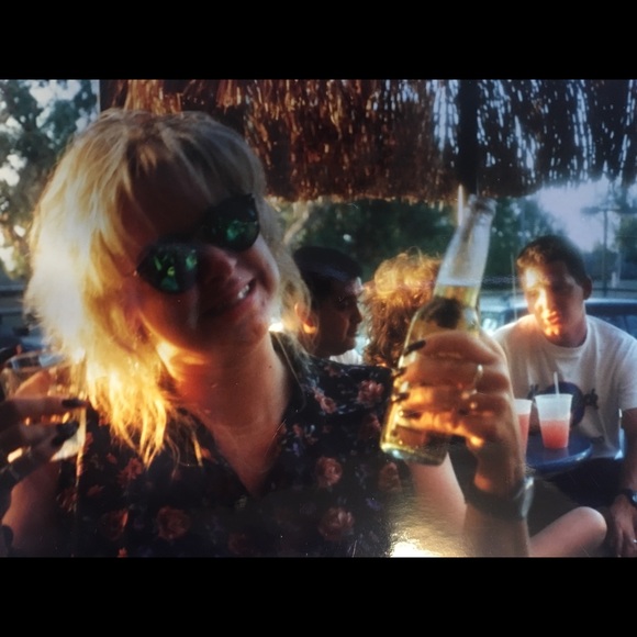 Meet your Posher, Robin - Picture 1 of 16